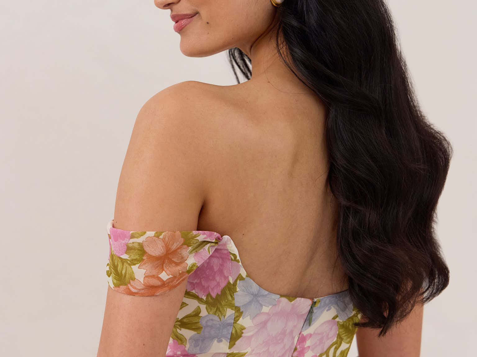sutton backless dress Sutton Stracke's White Bow Back Dress