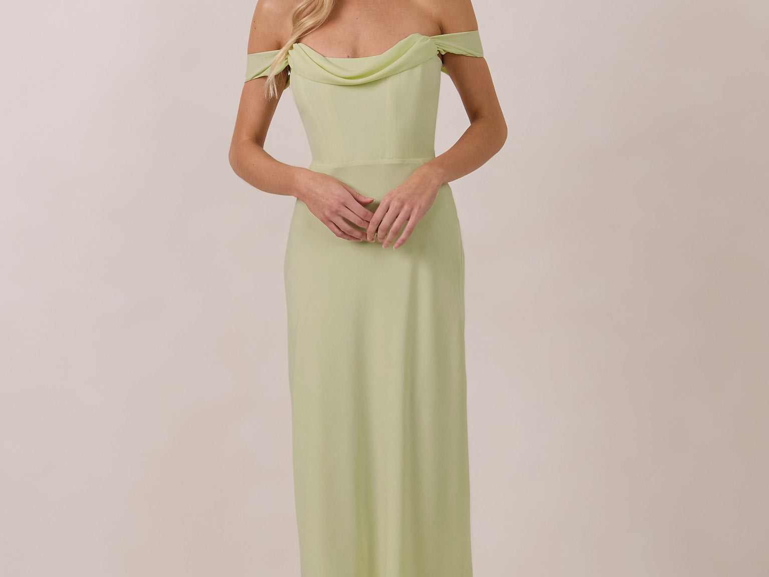 sutton's backless dress they were sooo wrong for putting sutton in this dress